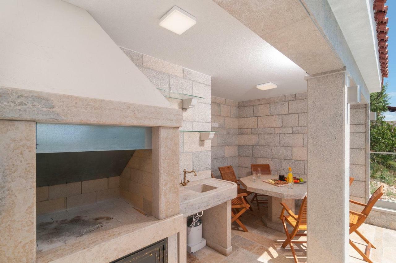 Beautiful Apartment With Private Pool Trogir Extérieur photo