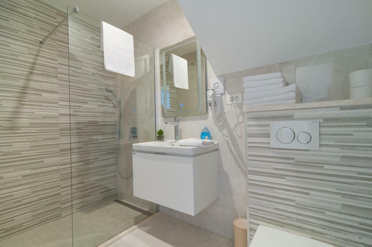 Beautiful Apartment With Private Pool Trogir Extérieur photo