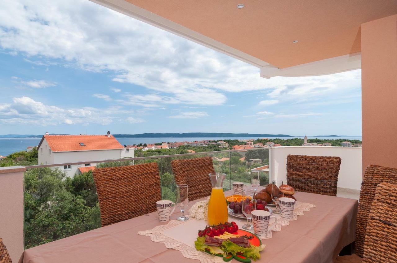 Beautiful Apartment With Private Pool Trogir Extérieur photo